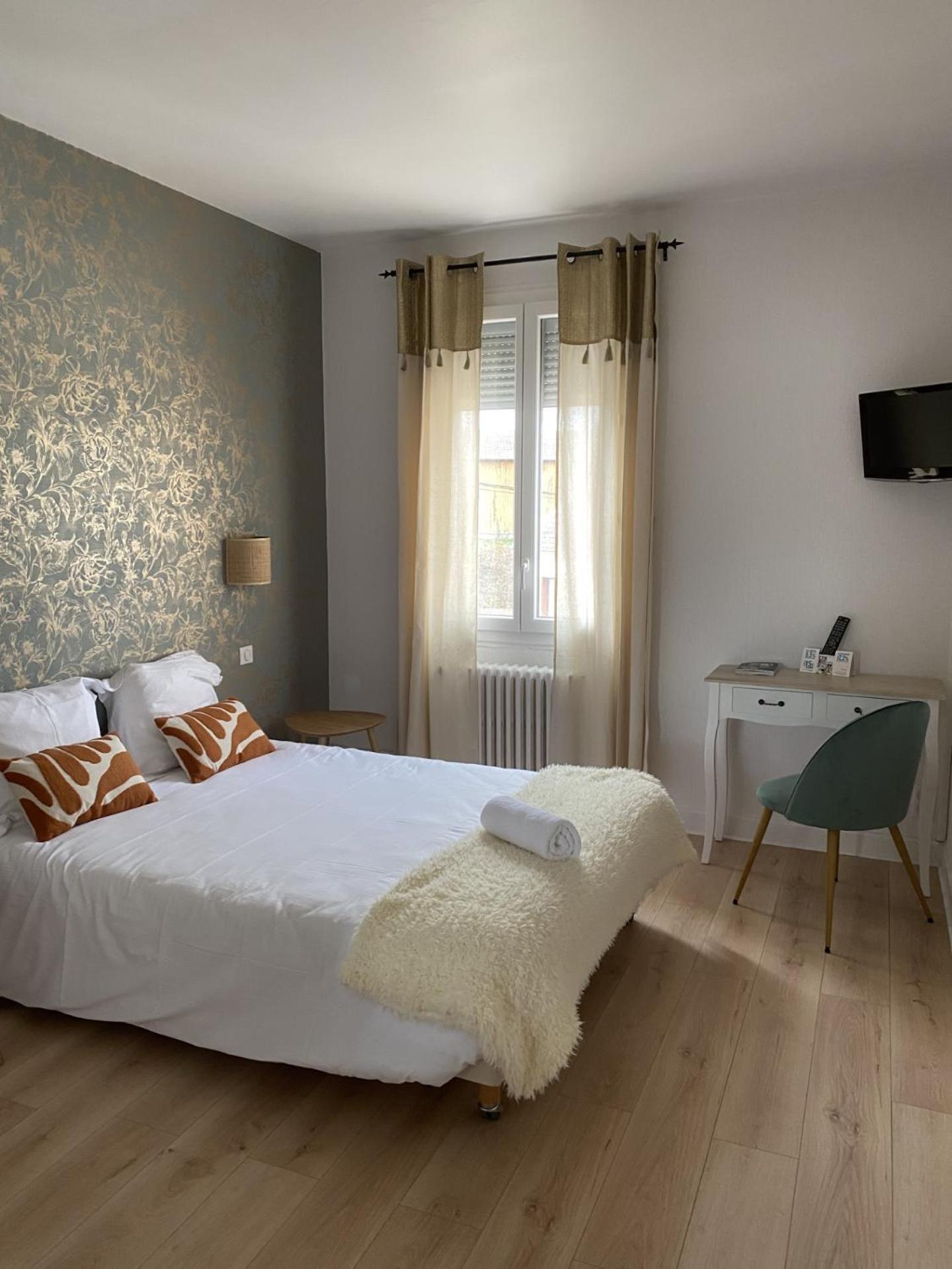Hotel Aux Vendanges De Bourgogne Paray-le-Monial Bagian luar foto