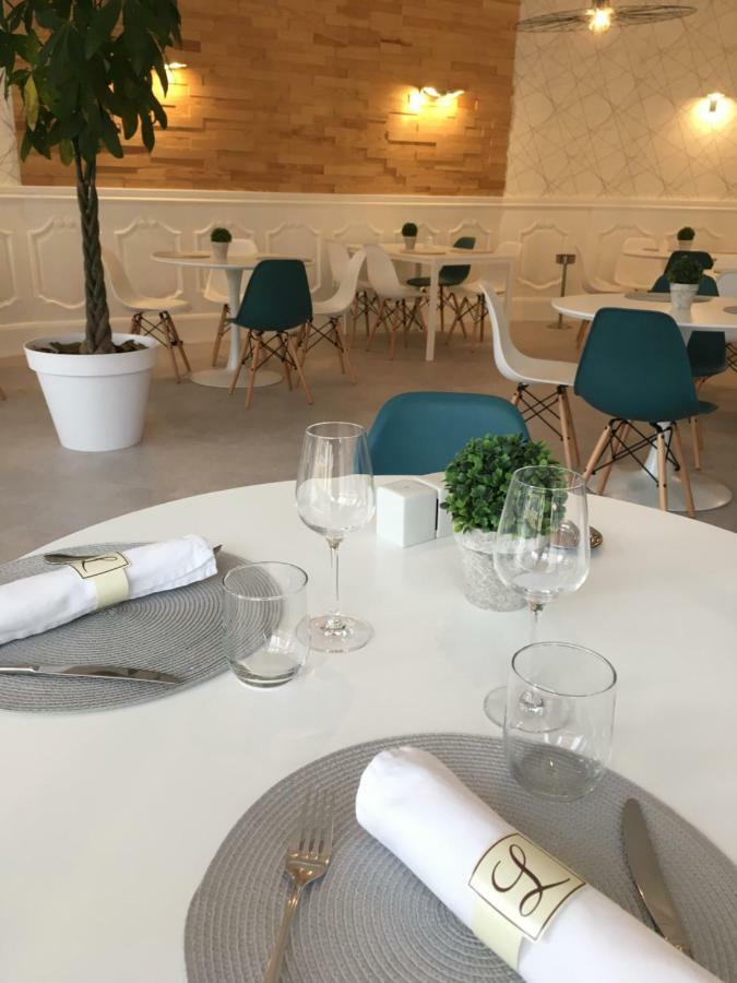 Hotel Aux Vendanges De Bourgogne Paray-le-Monial Bagian luar foto